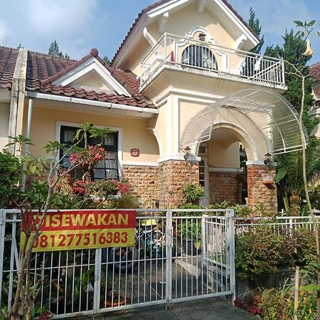 Villa Kota Bunga Cipanas 3 Kamar Baru Renovasi Full Wifi Cikundul Buitenkant foto