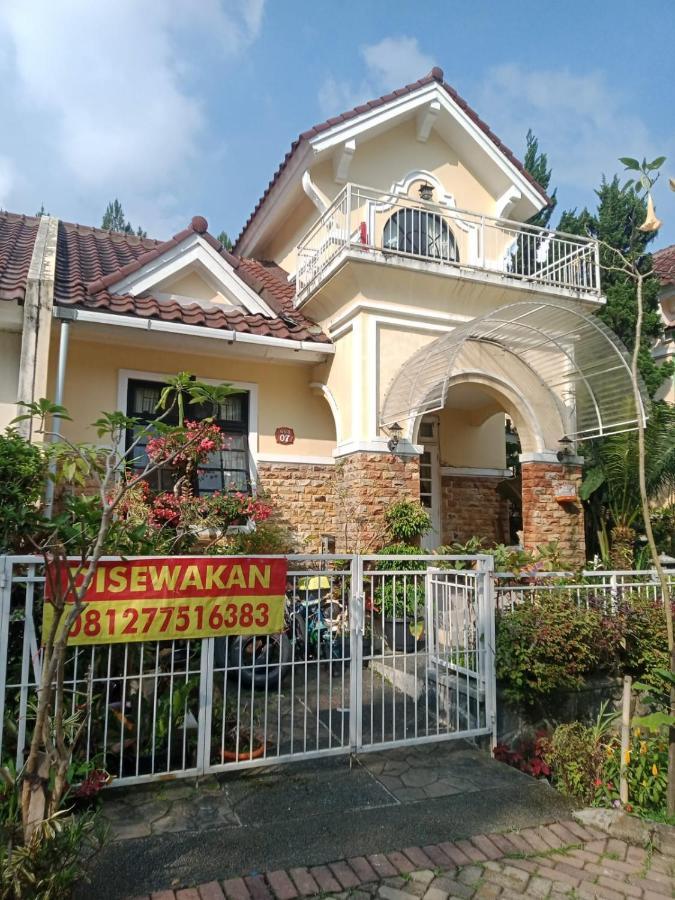 Villa Kota Bunga Cipanas 3 Kamar Baru Renovasi Full Wifi Cikundul Buitenkant foto